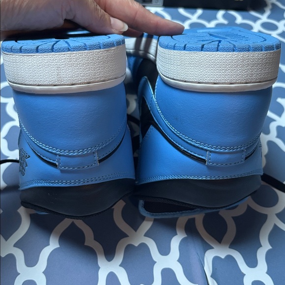Men’s Air Jordan 1 Mid in Blue and Black size 9 - Picture 4 of 7